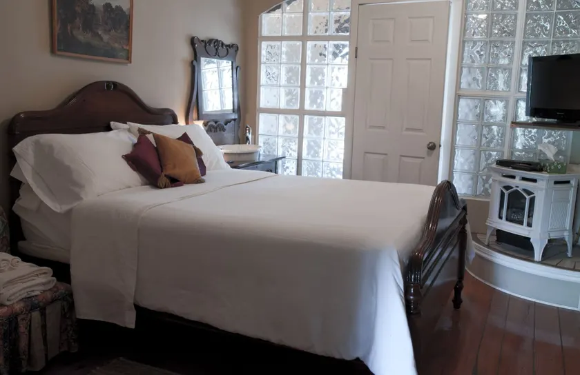 6 dormitorios Histórico Inn Alquiler Alquiler de vacaciones en el hermoso Port Albert, Ontario - Habitación