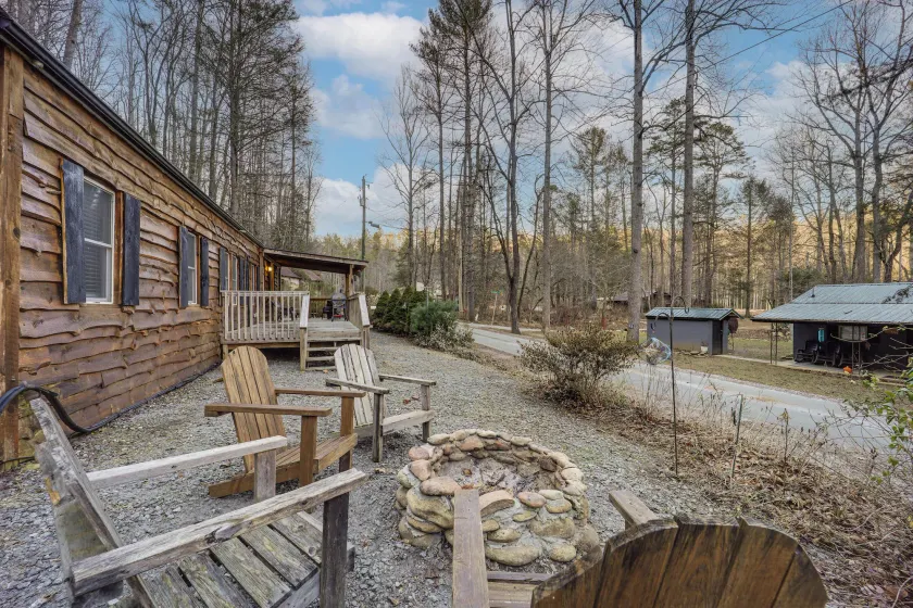 Rural Outdoor Oasis! Edgemont Cabin w/ Fire Pit - Image 1