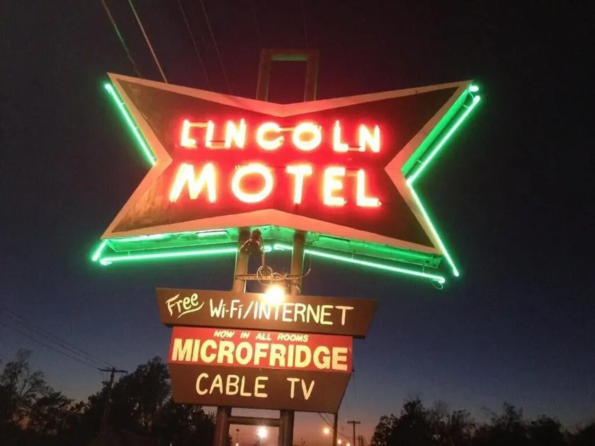 Lincoln Motel - Image 1