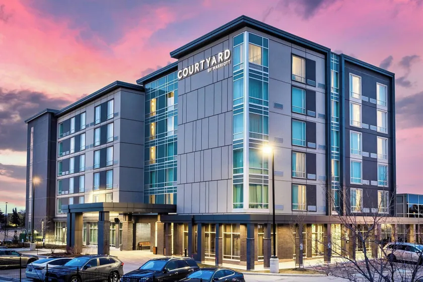 Courtyard by Marriott Burlington-Oakville - Image 1