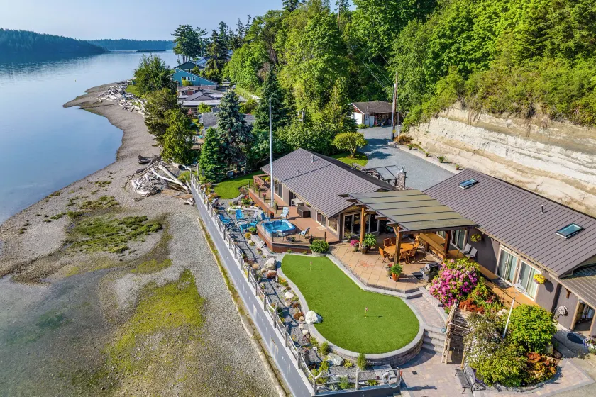 NY! Similk Bay Retreat m / dæk, Fire Pit + Hot Tub! - Image 1