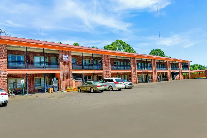 Sunrise Inn By OYO Albany - Image 1
