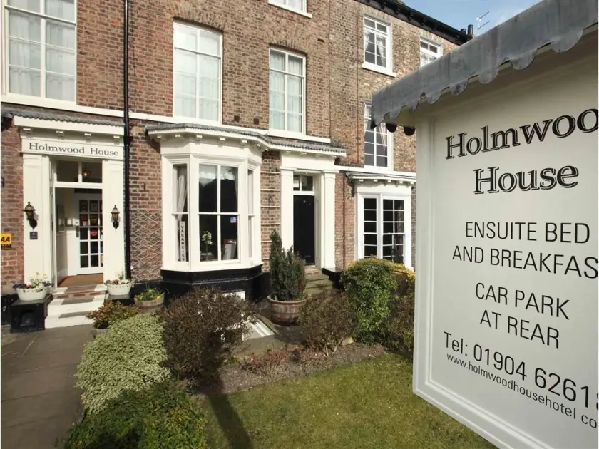 Holmwood House Guest Accommodation - Image 1