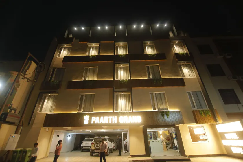 Treebo Premium Paarth Grand with Pure Veg Restaurant - Image 1