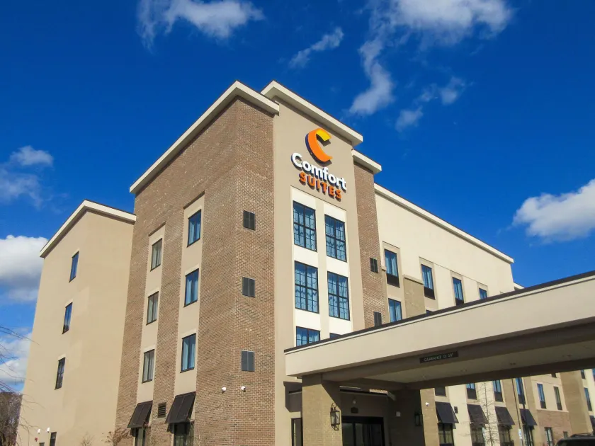 Comfort Suites Summerville - Image 1