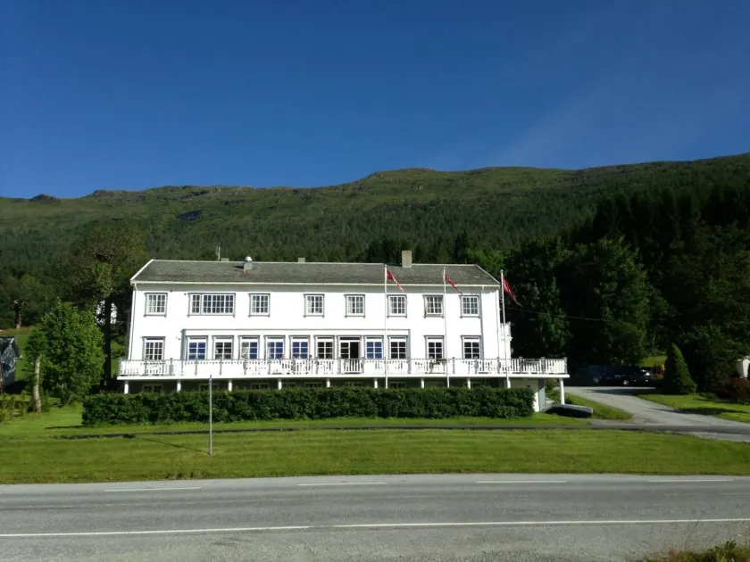 Eidsvåg Fjordhotell - Image 1
