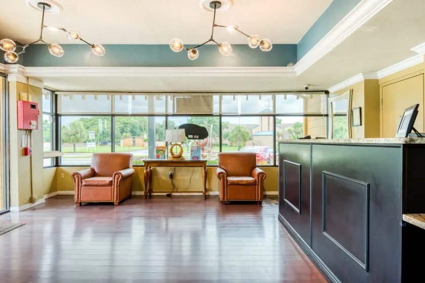 Hotel Belair Orlando Near Florida Mall - Image 1
