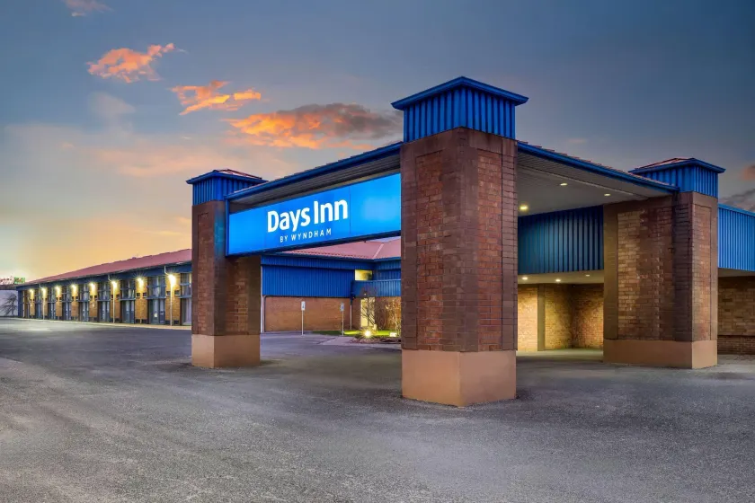 Days Inn by Wyndham Sudbury & Conference Centre - Image 1