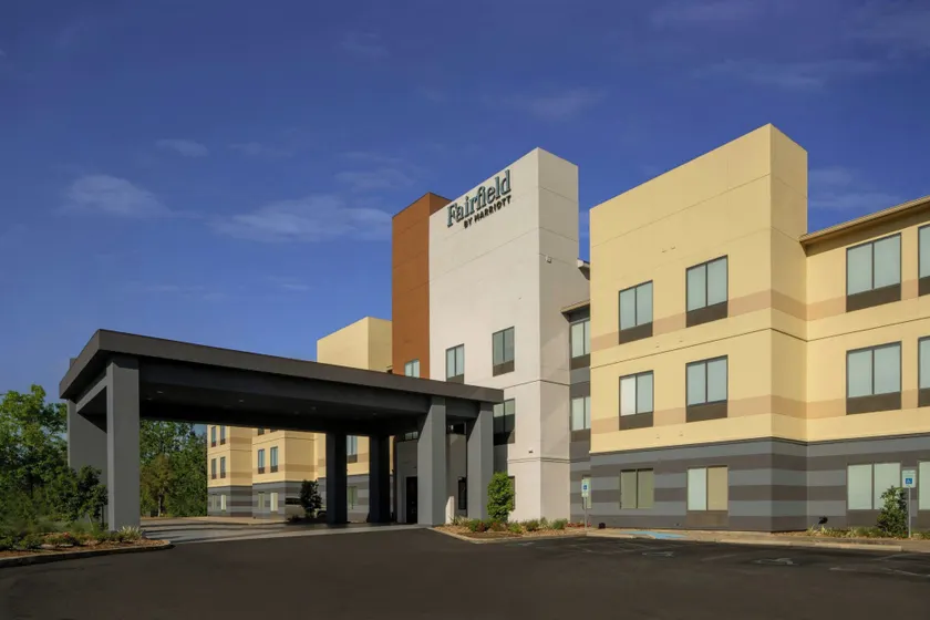 Fairfield Inn & Suites by Marriott Lafayette South - Image 1