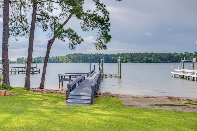 Deck & Views: Lake Murray Escape in Chapin! - Image 1