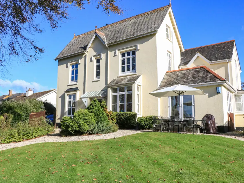 Victoria Lodge - Image 1