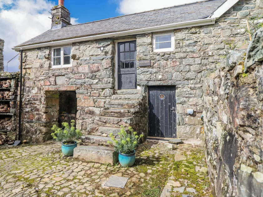 The Romantic Hideaway at Rhiw Goch Inn - Image 1
