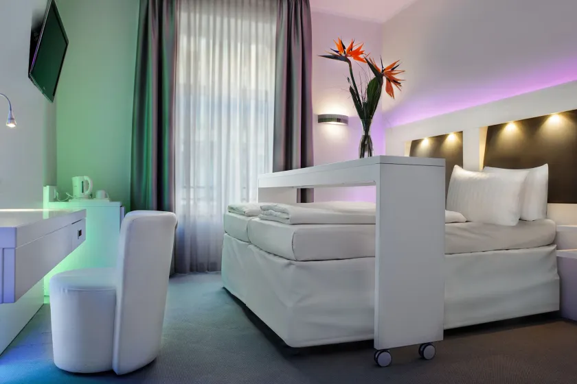 Grand Hotel Downtown - Frankfurt Central Station - Boutique Design Hotel - Image 1
