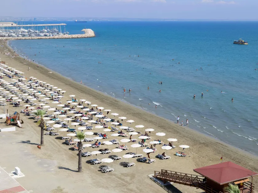 Mercure Larnaca Finikoudes Beach - Image 1