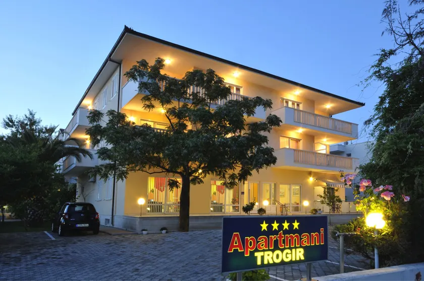 Apartmani Trogir - Image 1