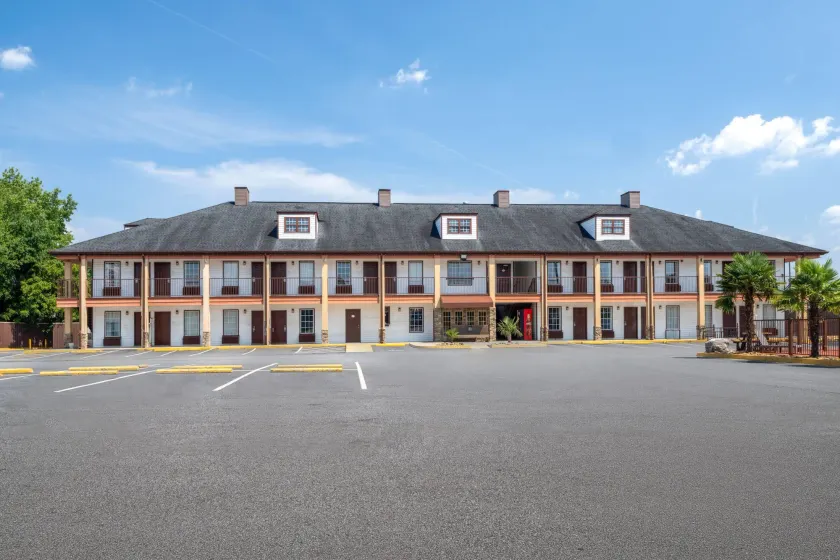Baymont by Wyndham Commerce GA Near Tanger Outlets Mall - Image 1