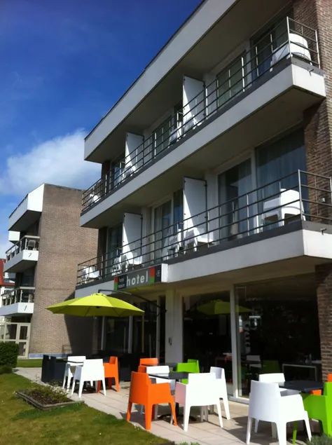 Hotel Maxim - Image 1