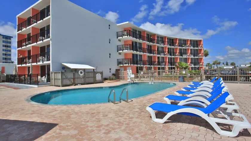 Cove Motel Oceanfront - Image 1