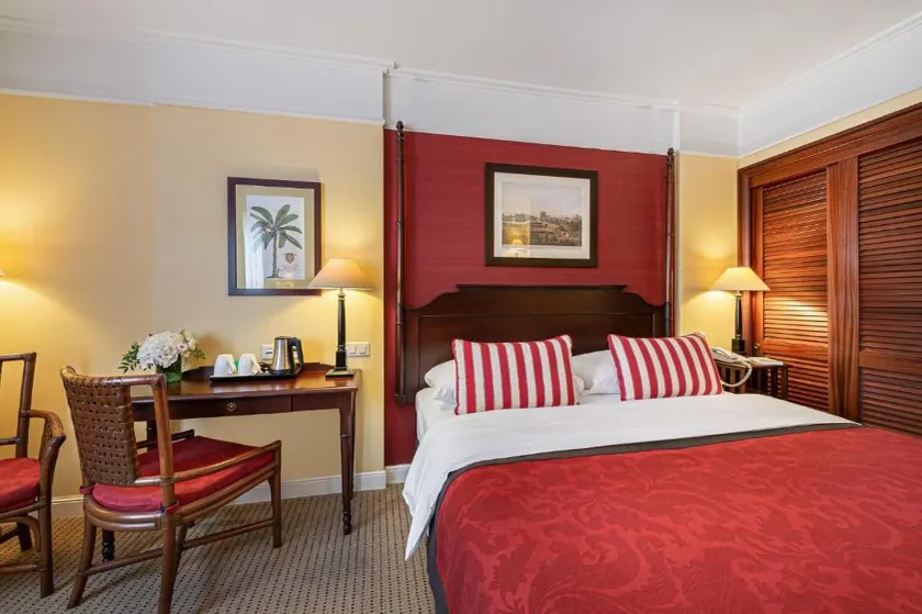 Kipling Manotel - Image 1