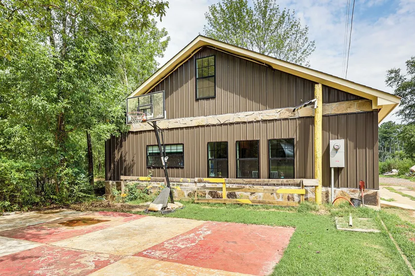Family Home w/ On-site Waterfall & Pond in Fulton! - Image 1