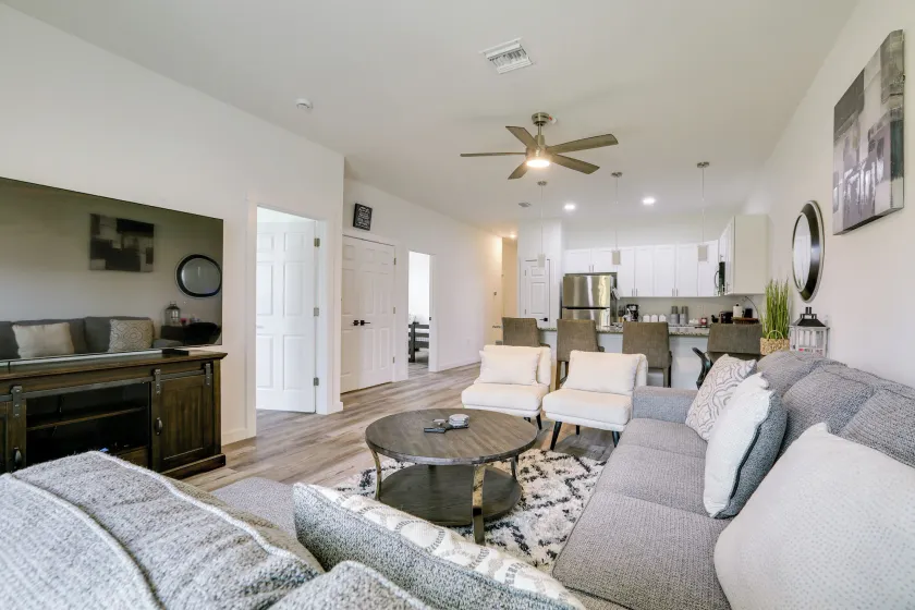 Lehigh Acres Family Getaway w/ Lanai + Golf Nearby - Image 1