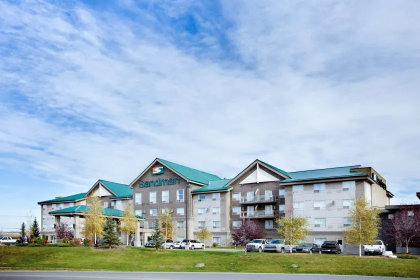 Sandman Hotel & Suites Calgary West - Image 1