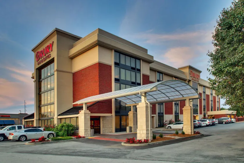 Drury Inn & Suites Bowling Green - Image 1