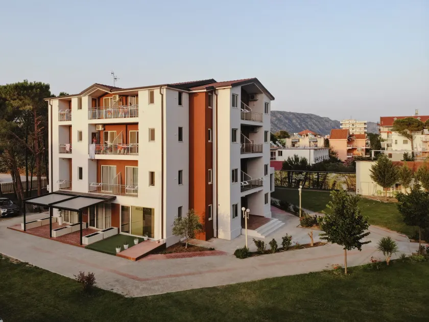 KOMPLEKSI ROYAL - Image 1