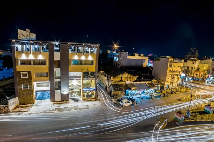 Hotel President - Image 1