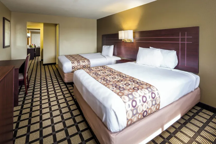 Travelers Inn - Phoenix - Image 1