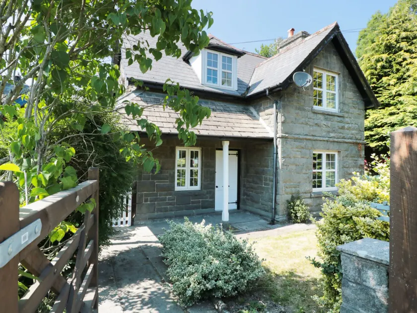 School House - Image 1