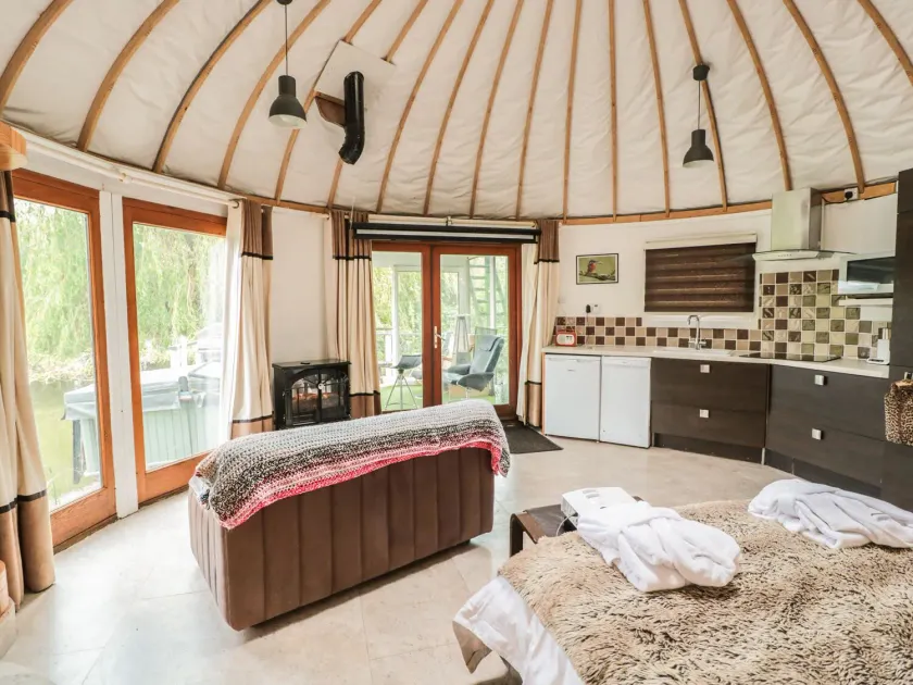 Island Yurt - Image 1