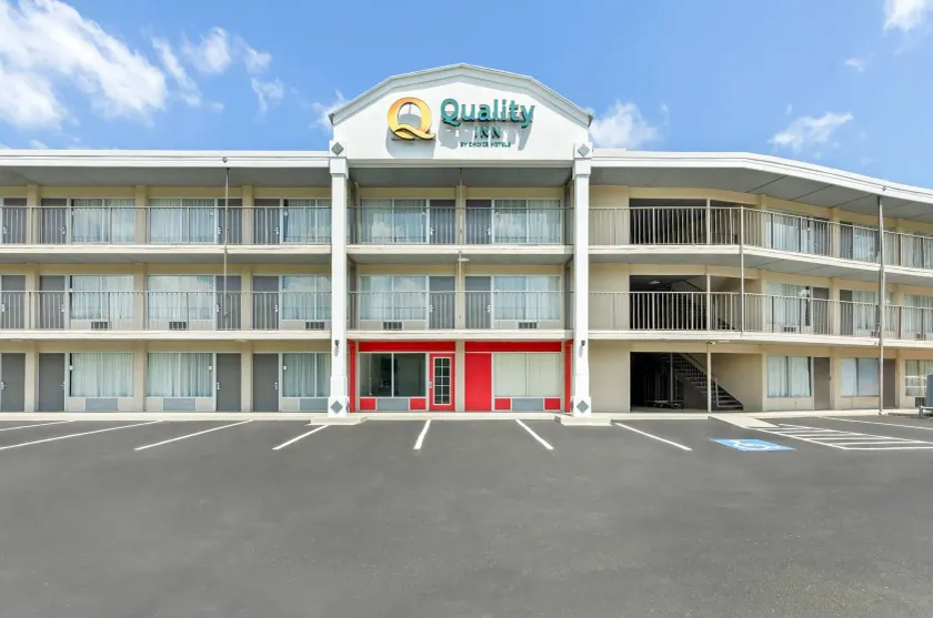 Quality Inn Lexington - Image 1