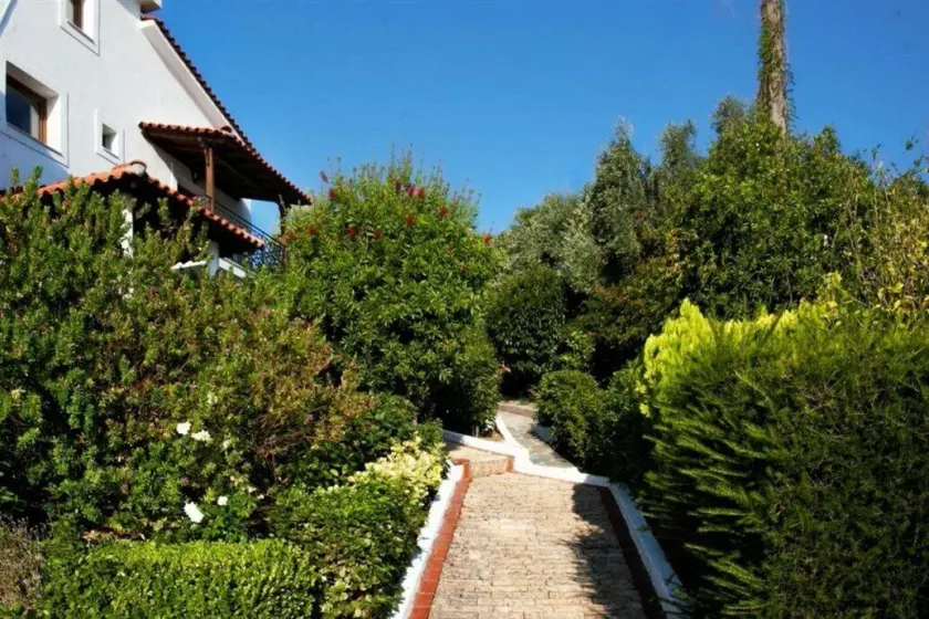 Fiorella Sea View - Image 1