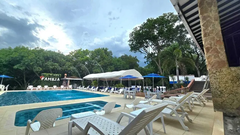 Hotel Familia Casa Blanca - Image 1
