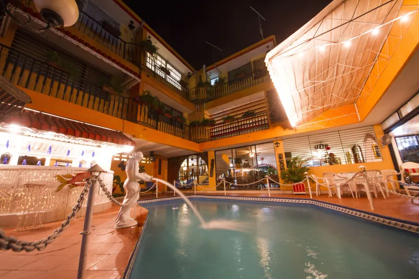 Ideal Villa Hotel - Image 1
