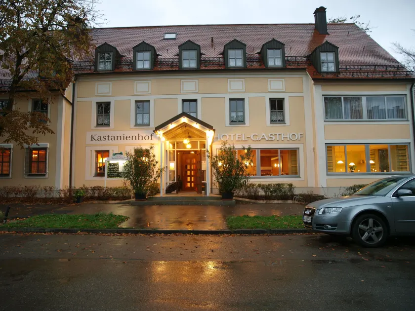Hotel - Restaurant Kastanienhof Lauingen - Image 1
