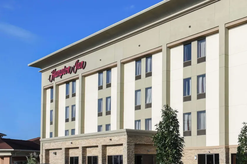Hampton Inn Dry Ridge - Image 1