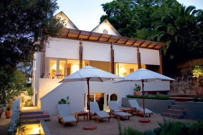 Four Rosmead Boutique Guesthouse - Image 1