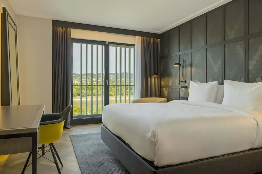 Four Points by Sheraton Budapest Danube - Image 1