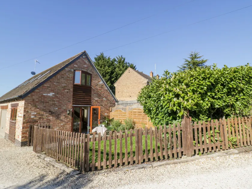 Little Barn - Image 1