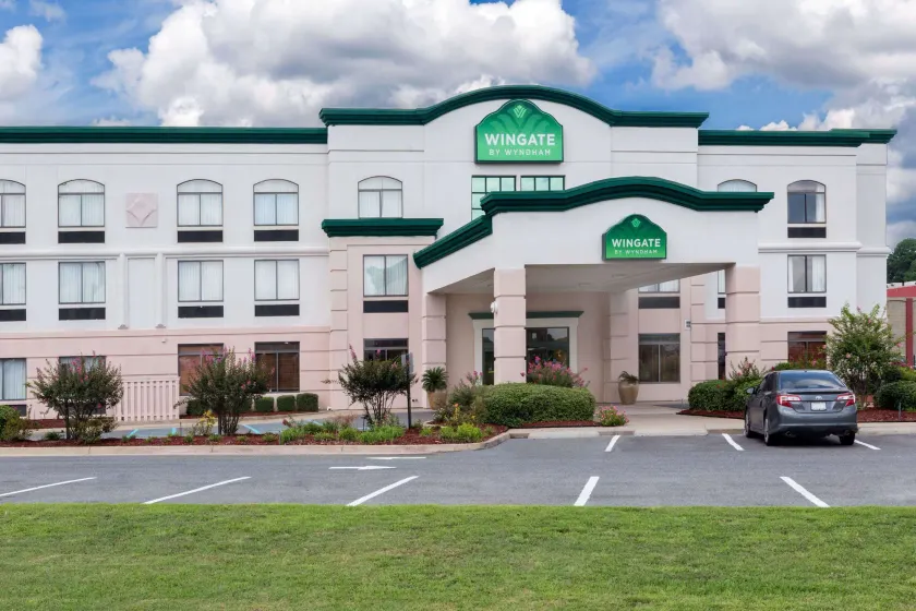 Wingate by Wyndham West Monroe - Image 1