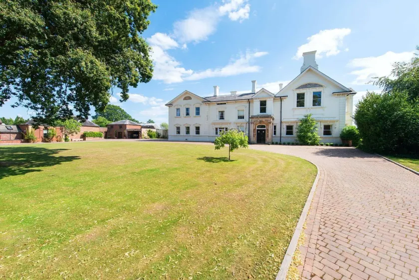 Severn Manor Country Estate - Image 1