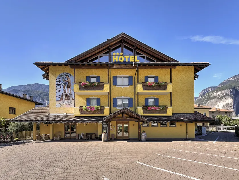 Hotel Garni La Vigna - Adult Friendly - Image 1