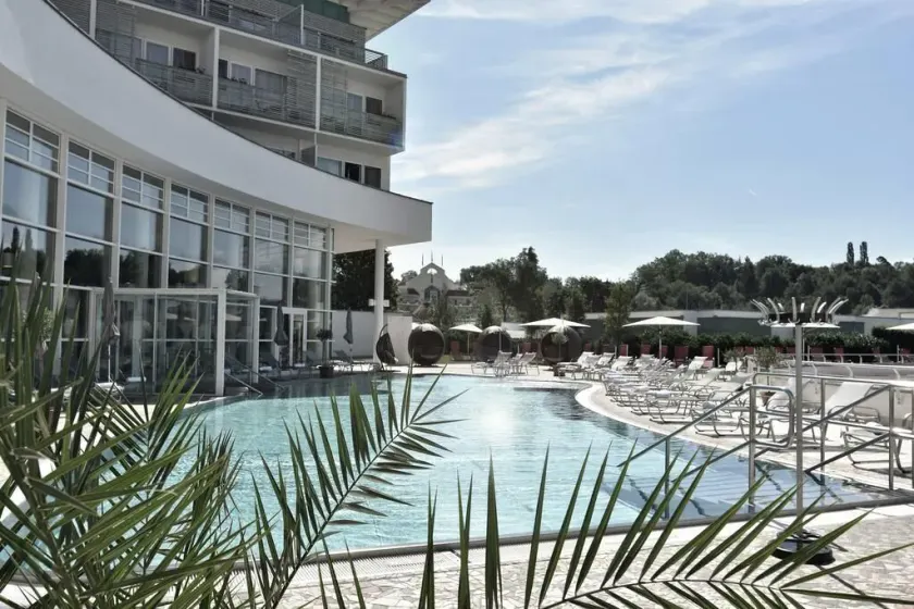 Reduce Hotel Vital - Image 1