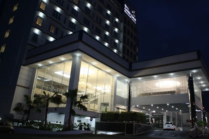 Grand Asrilia Hotel - Image 1