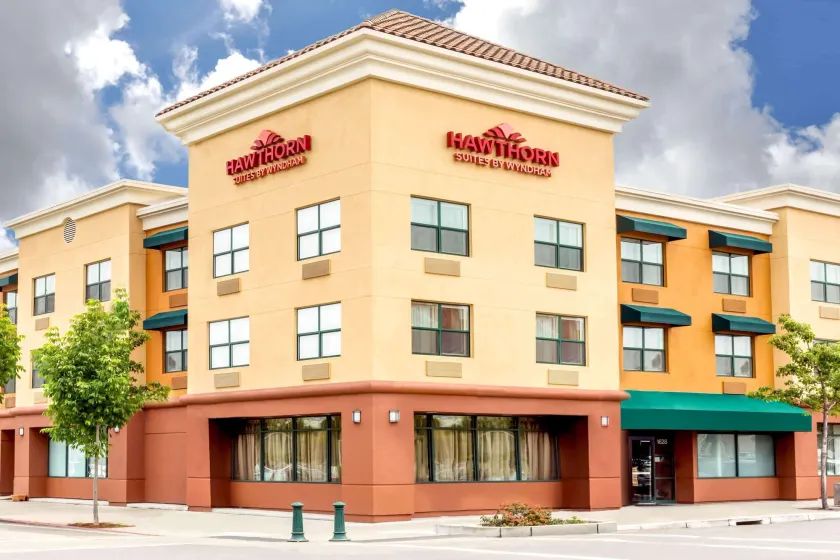 Hawthorn Suites by Wyndham-Oakland/Alameda - Image 1