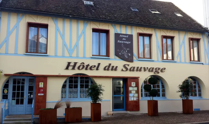 Logis Hôtel & Restaurant du Sauvage - Image 1