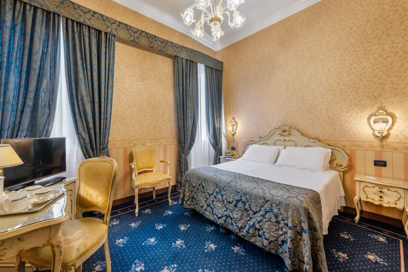 Hotel Montecarlo - Image 1