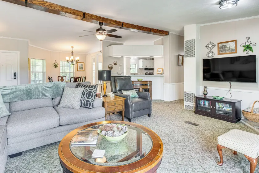 4 Mi to Norfork Lake: Country Stay w/ Farm Views! - Image 1